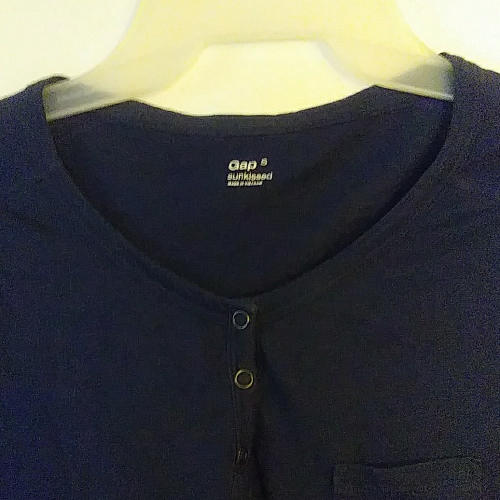 Gap Sunkissed button down shirt